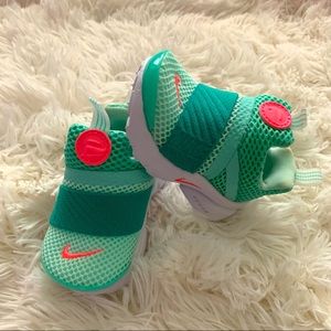 *NWT* Nike Presto Extreme Little Kid Sneaker (Size 3)